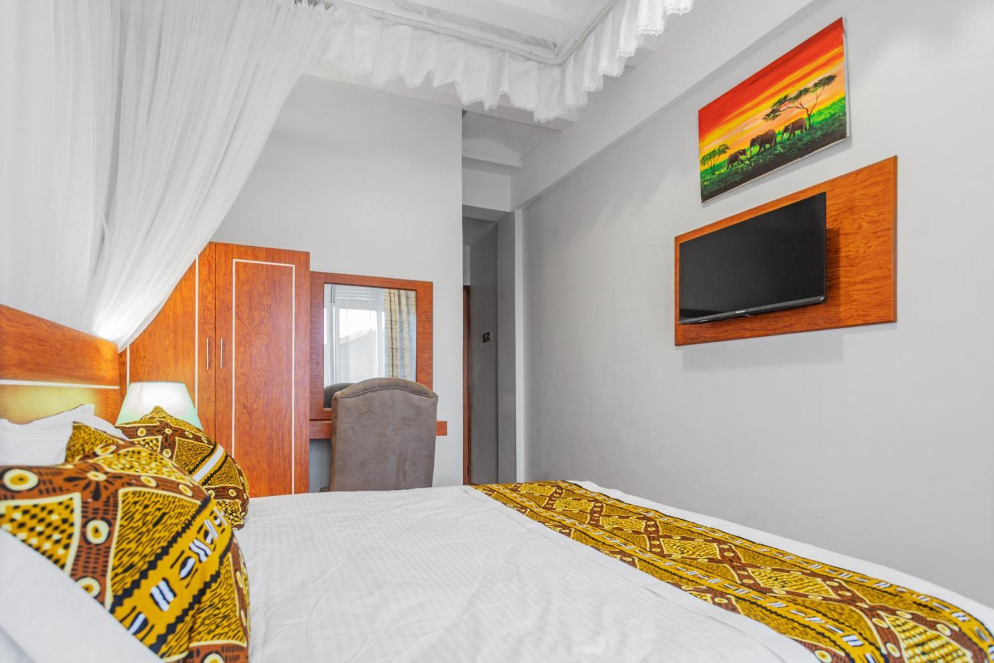 Ambrosia Heights Entebbe Hotell Exteriör bild