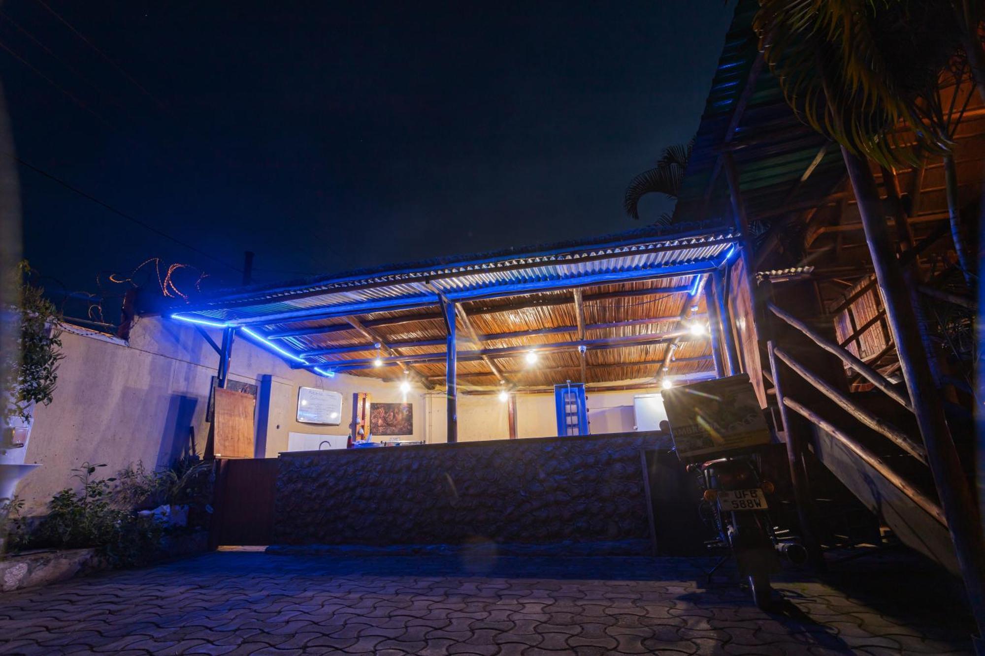 Ambrosia Heights Entebbe Hotell Exteriör bild