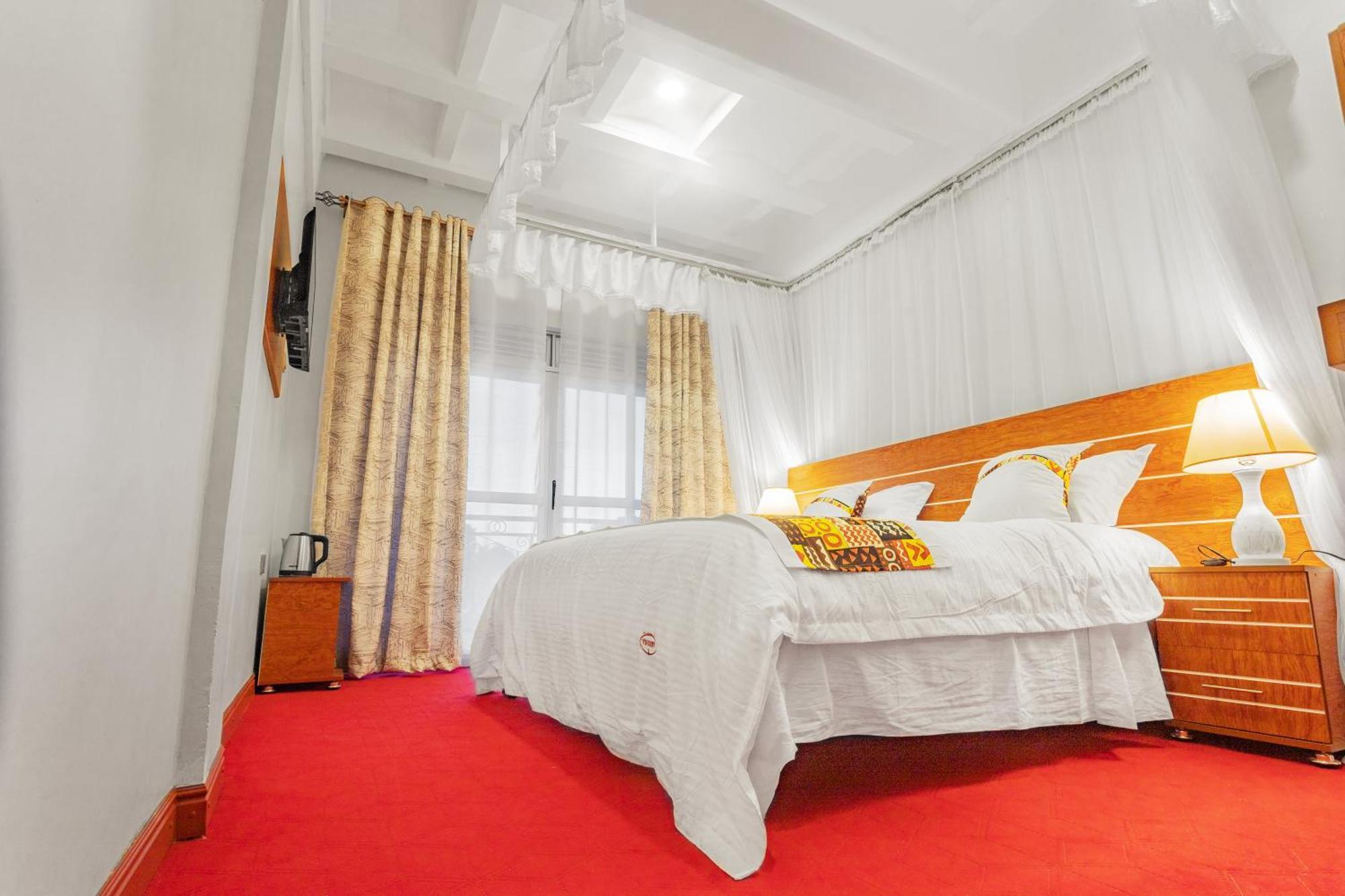 Ambrosia Heights Entebbe Hotell Exteriör bild