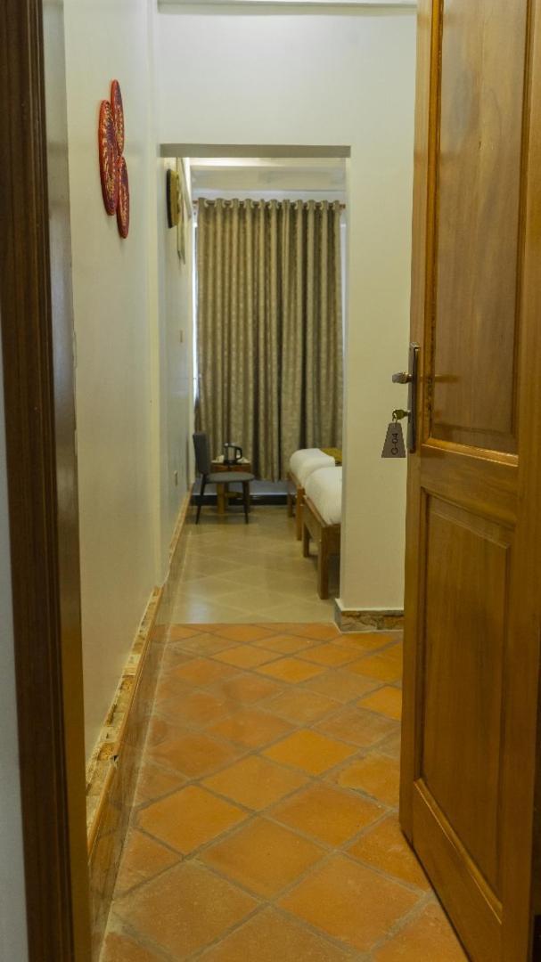 Ambrosia Heights Entebbe Hotell Exteriör bild