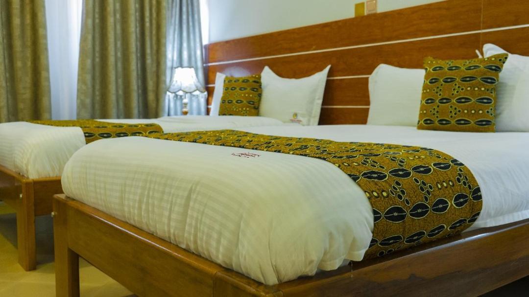 Ambrosia Heights Entebbe Hotell Exteriör bild