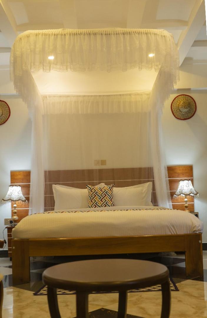 Ambrosia Heights Entebbe Hotell Exteriör bild