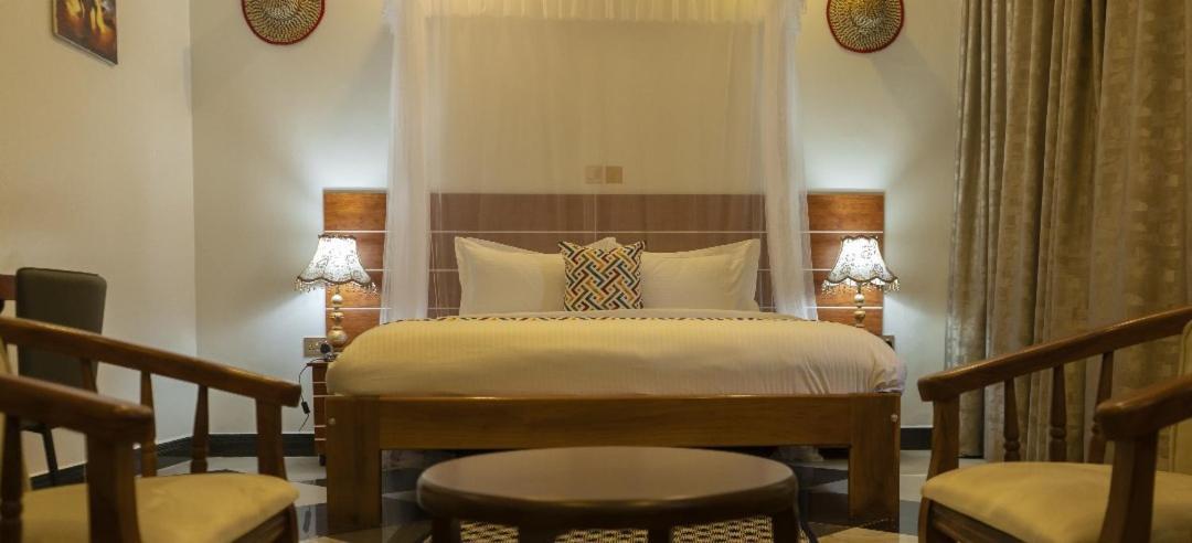 Ambrosia Heights Entebbe Hotell Exteriör bild