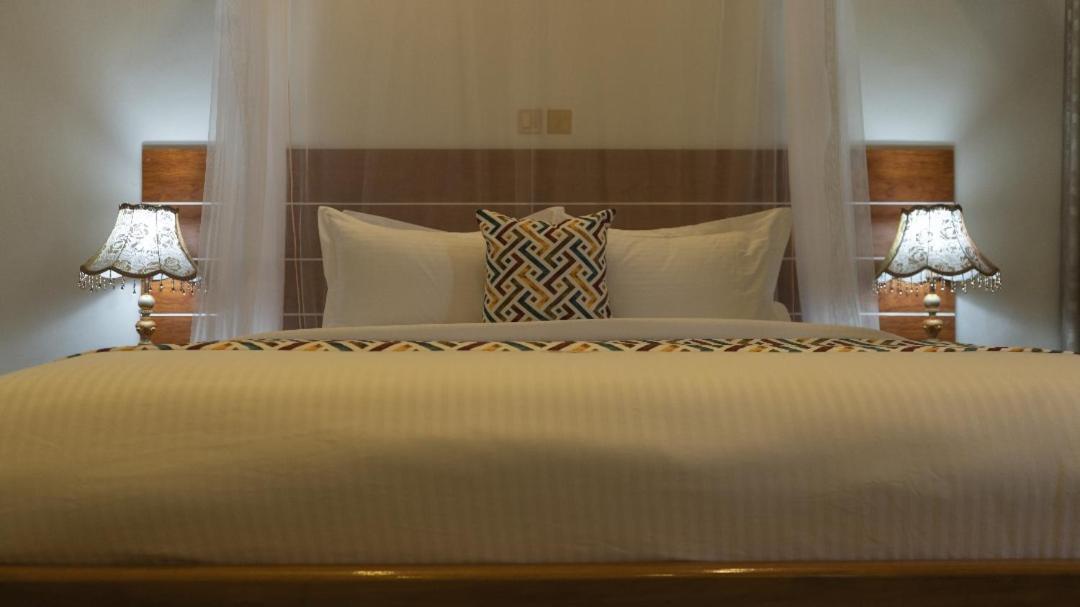 Ambrosia Heights Entebbe Hotell Exteriör bild