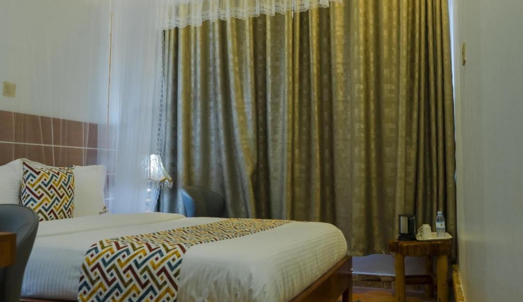 Ambrosia Heights Entebbe Hotell Exteriör bild
