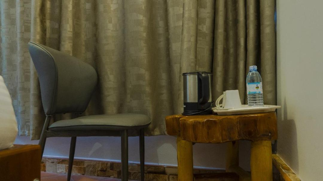 Ambrosia Heights Entebbe Hotell Exteriör bild
